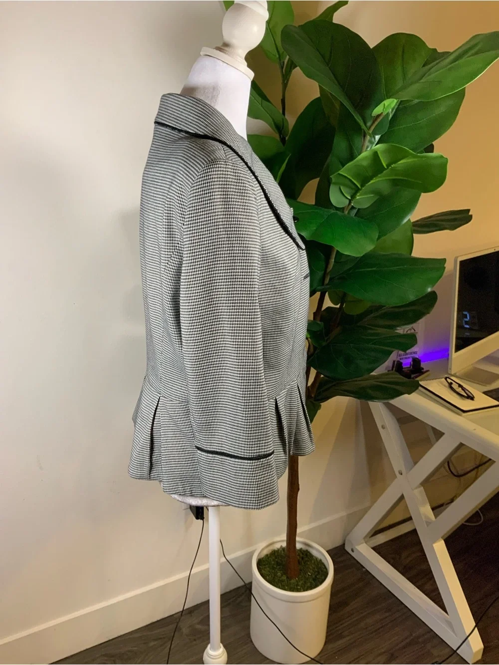 Jones New York Black and White Checked Peplum Blazer